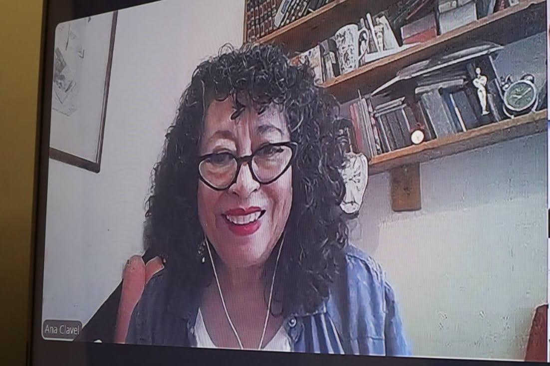 $!Aurora Clavel convive de manera virtual con las integrantes del club de lectura.