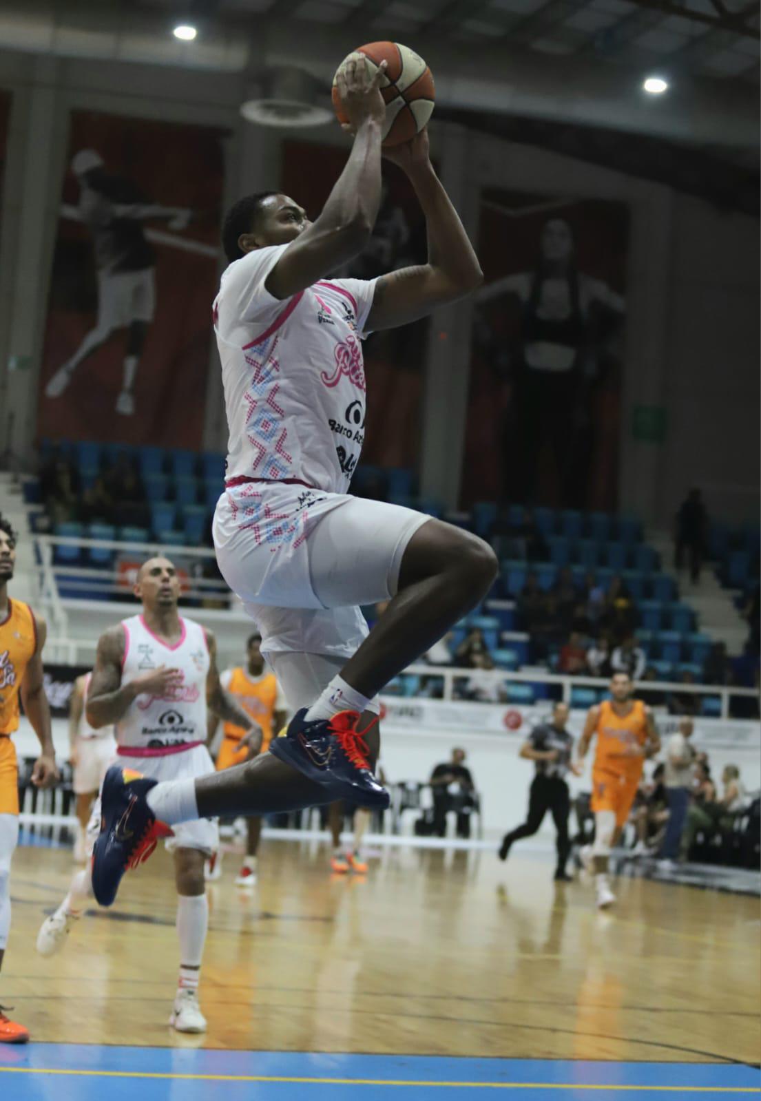 $!Venados Basketball liga triunfos en inicio de serie en el puerto