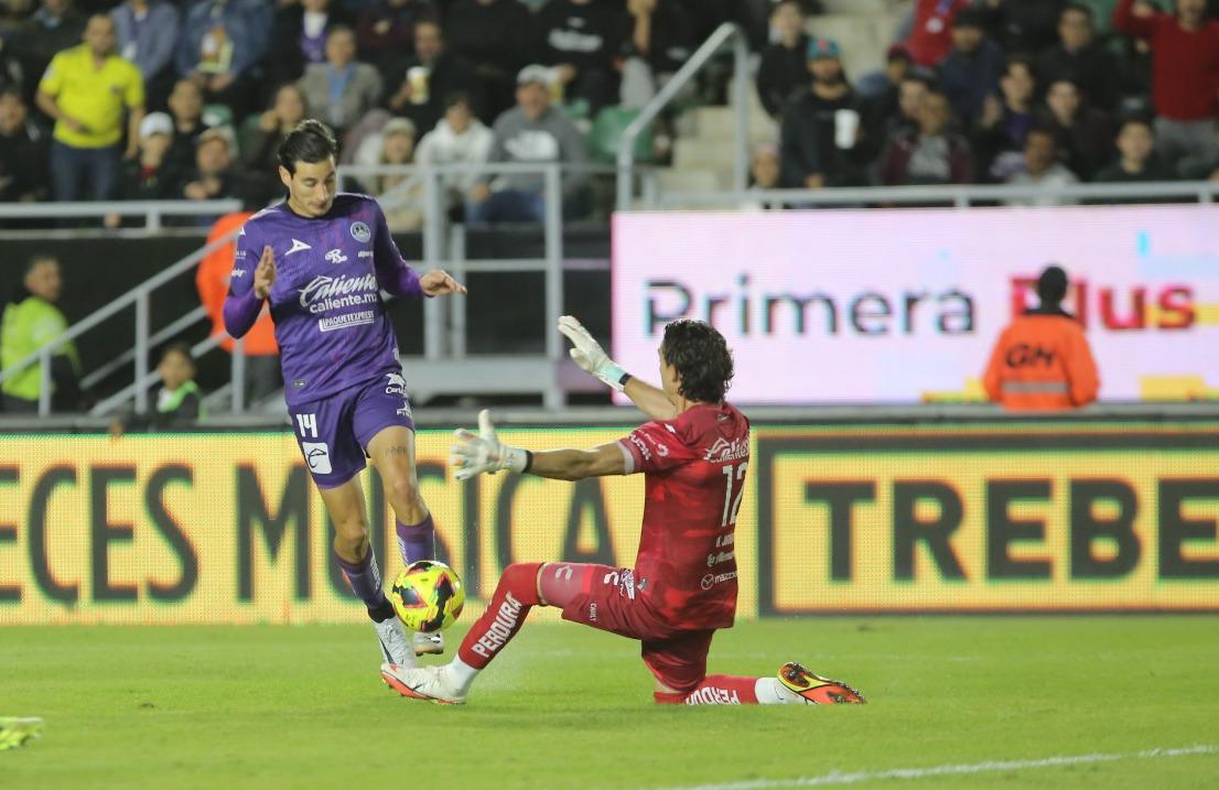 $!La Fiera ruge en El Encanto y corta racha de Mazatlán