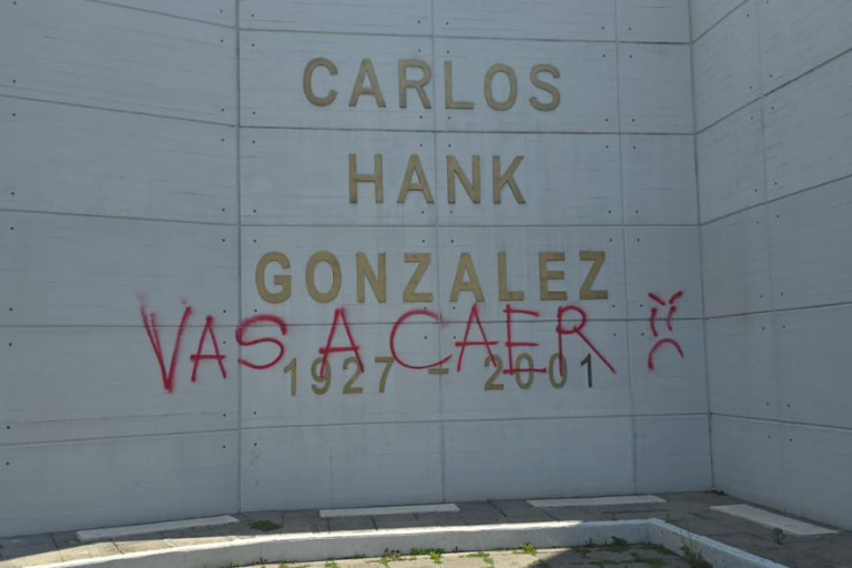 Detienen a dos periodistas y un activista durante manifestación en el Edomex