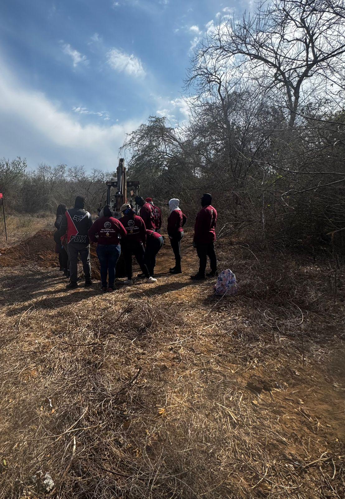 $!Reporta colectivo hallazgo de al menos dos cuerpos en fosas clandestinas de El Verde, Concordia