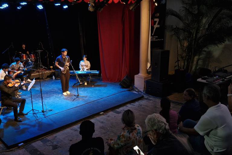 Los Deceptivos Jazz Ensemble.