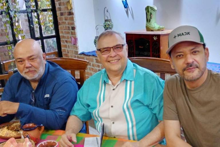 Dialoga Élmer Mendoza con la Corresponsalía Culiacán del Seminario de Cultura Mexicana