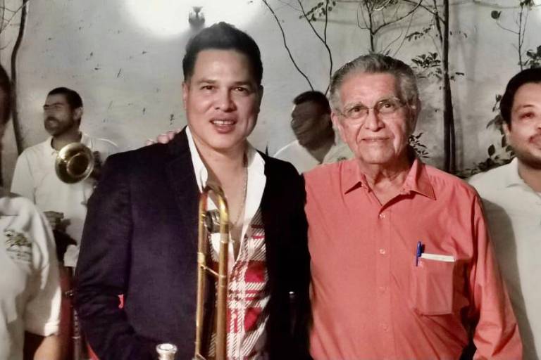 Festejan a Eduardo Niebla Álvarez con fiesta sorpresa