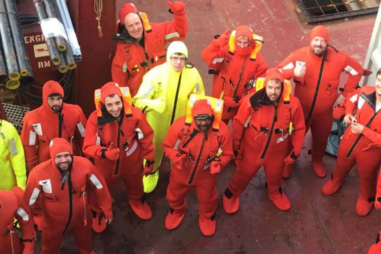 Trabajadores del mar y el aire deben ser prioritarios en la vacunación contra el Covid-19: ONU