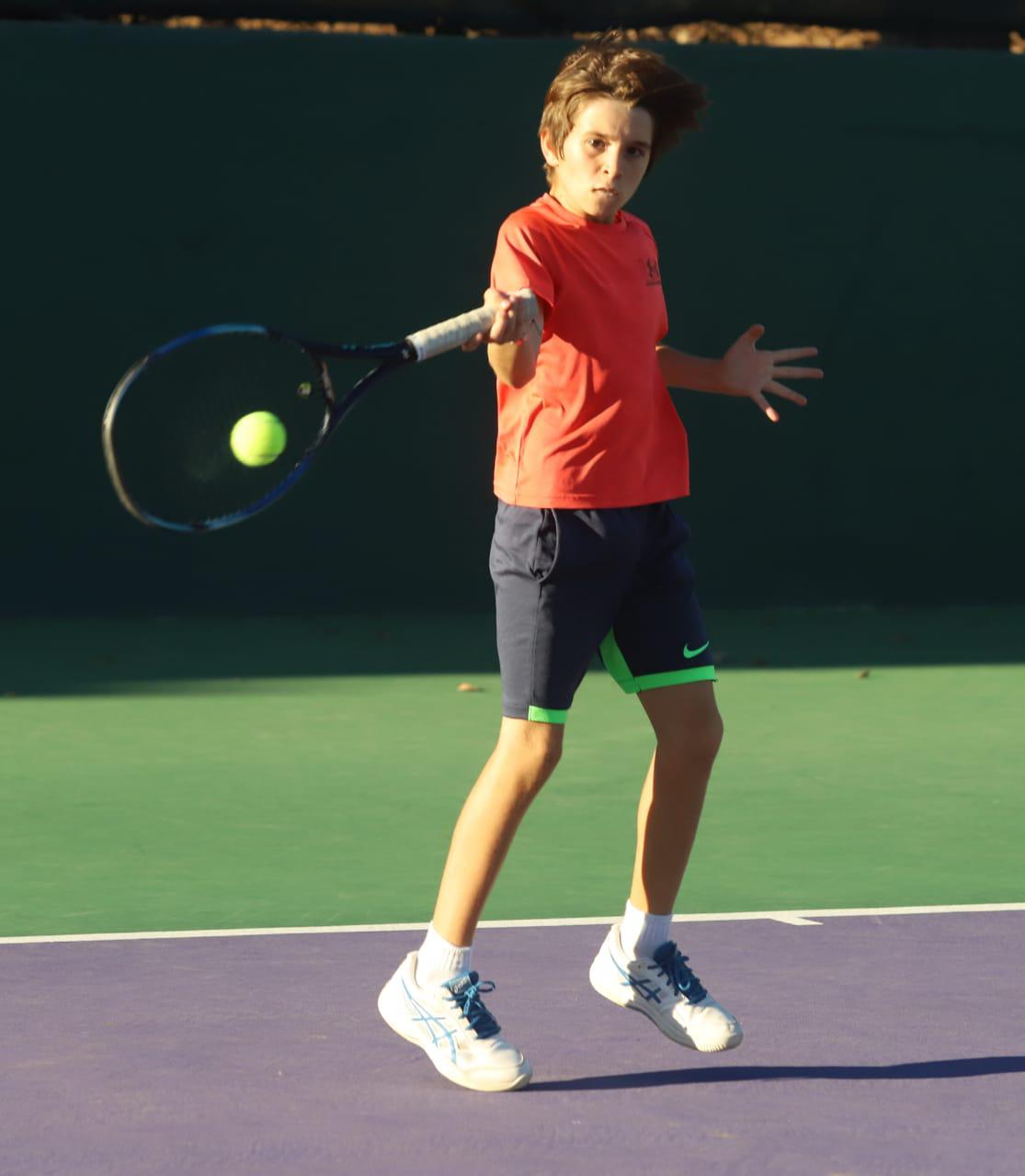$!Jorge Aviña impone su experiencia en Copa de Tenis de la Primavera