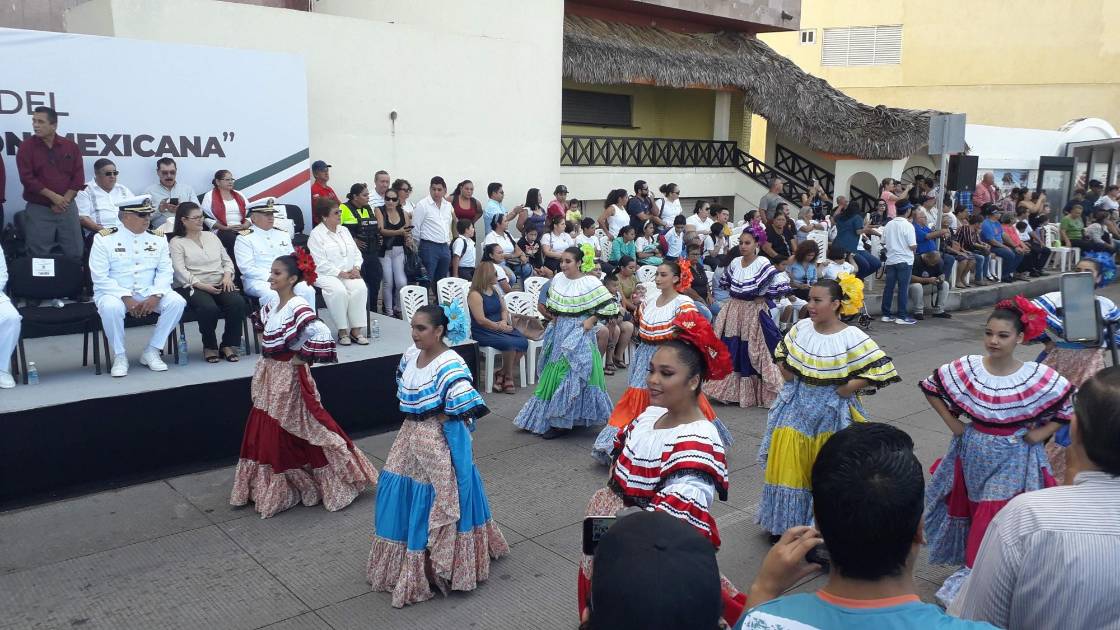 Invitan a participar en el Desfile Cívico Deportivo Militar, el Día de ...