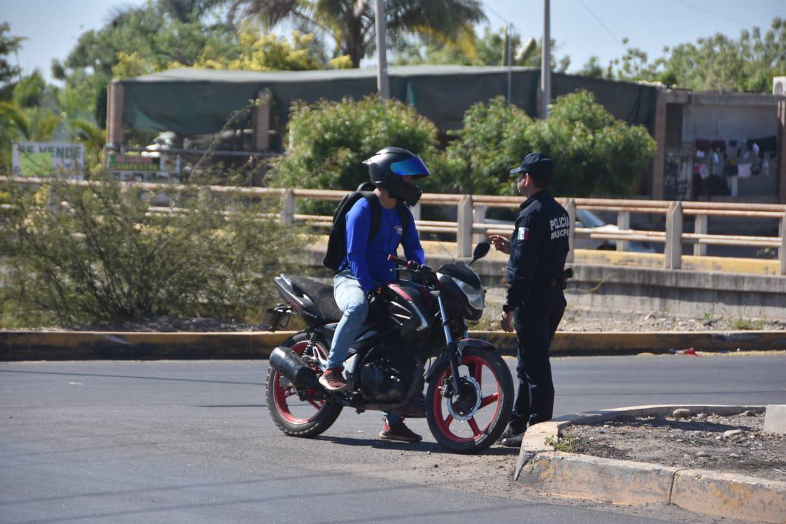 $!Arma Tránsito de Culiacán operativo contra irregulares y ya comenzó a quitar motocicletas