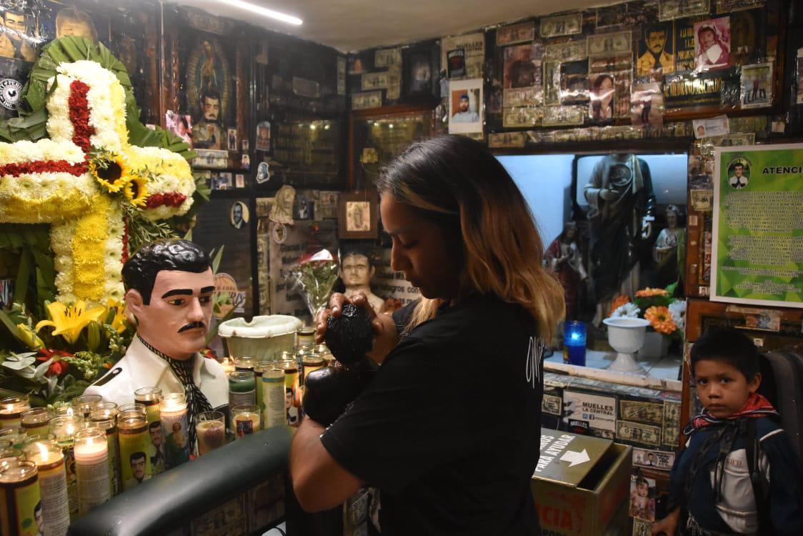 $!Desde dintintas partes del País, fieles visitan la capilla de Malverde para celebrar su aniversario