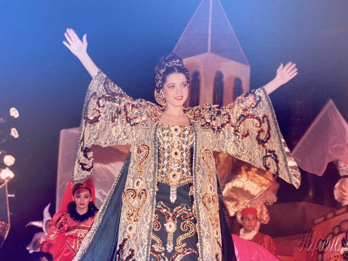 $!En 1997 fue coronada como Reina de los Juegos Florares del Carnaval de Mazatlán.
