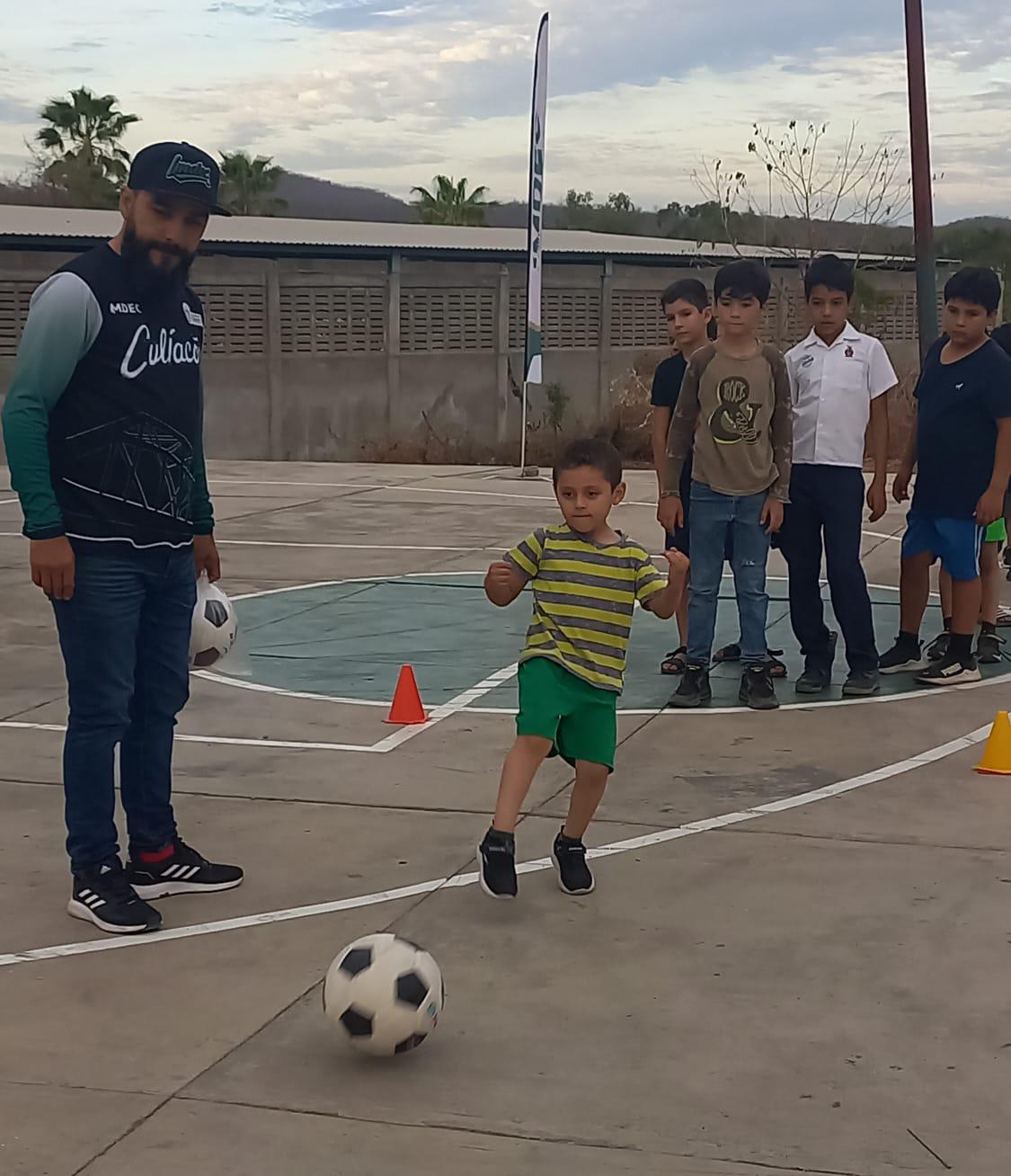 $!Disfrutan de una gran tarde familias de Carboneras con Jornada Deportiva