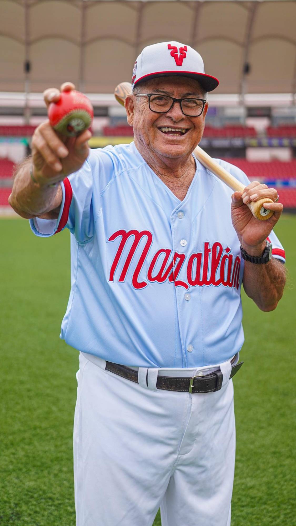 $!Carlos ‘El Chaflan’ López revela el cuarto jersey de Venados para la Temporada 2025-2026