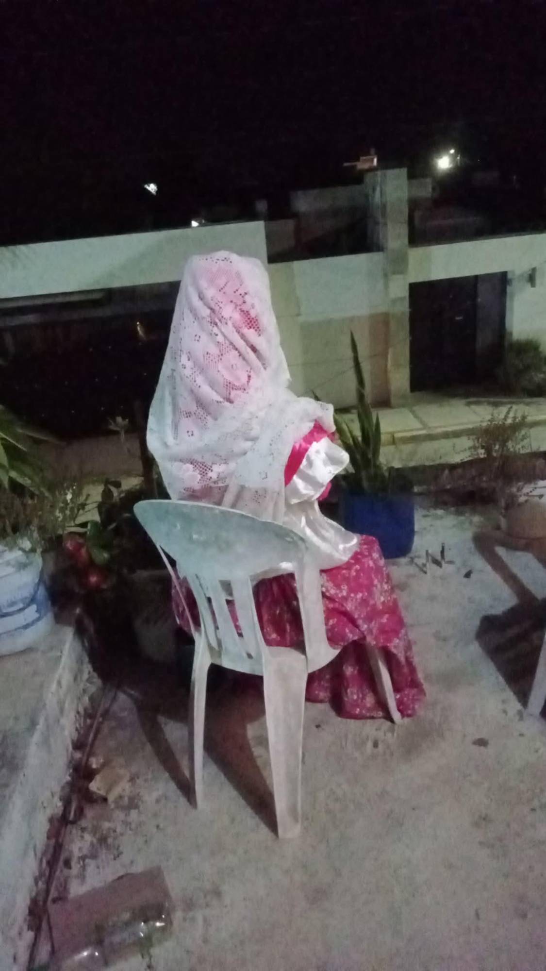 $!Juan Carlos conserva viva la tradición de los altares de muertos en Escuinapa