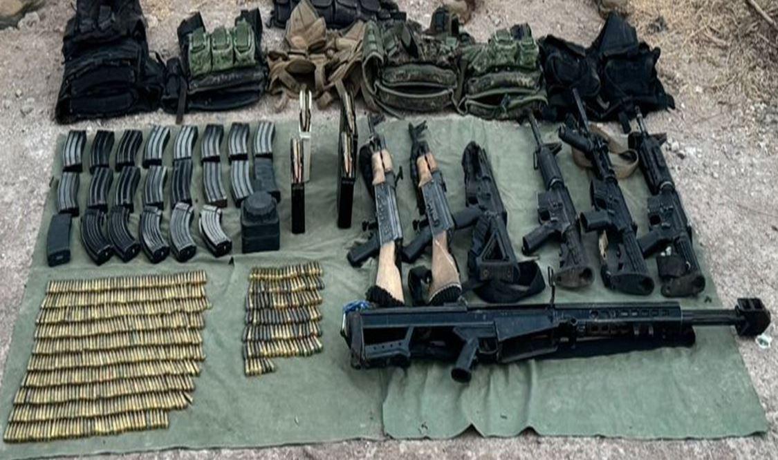 $!Detienen a tres con arsenal en Elota; aseguran armas y granadas
