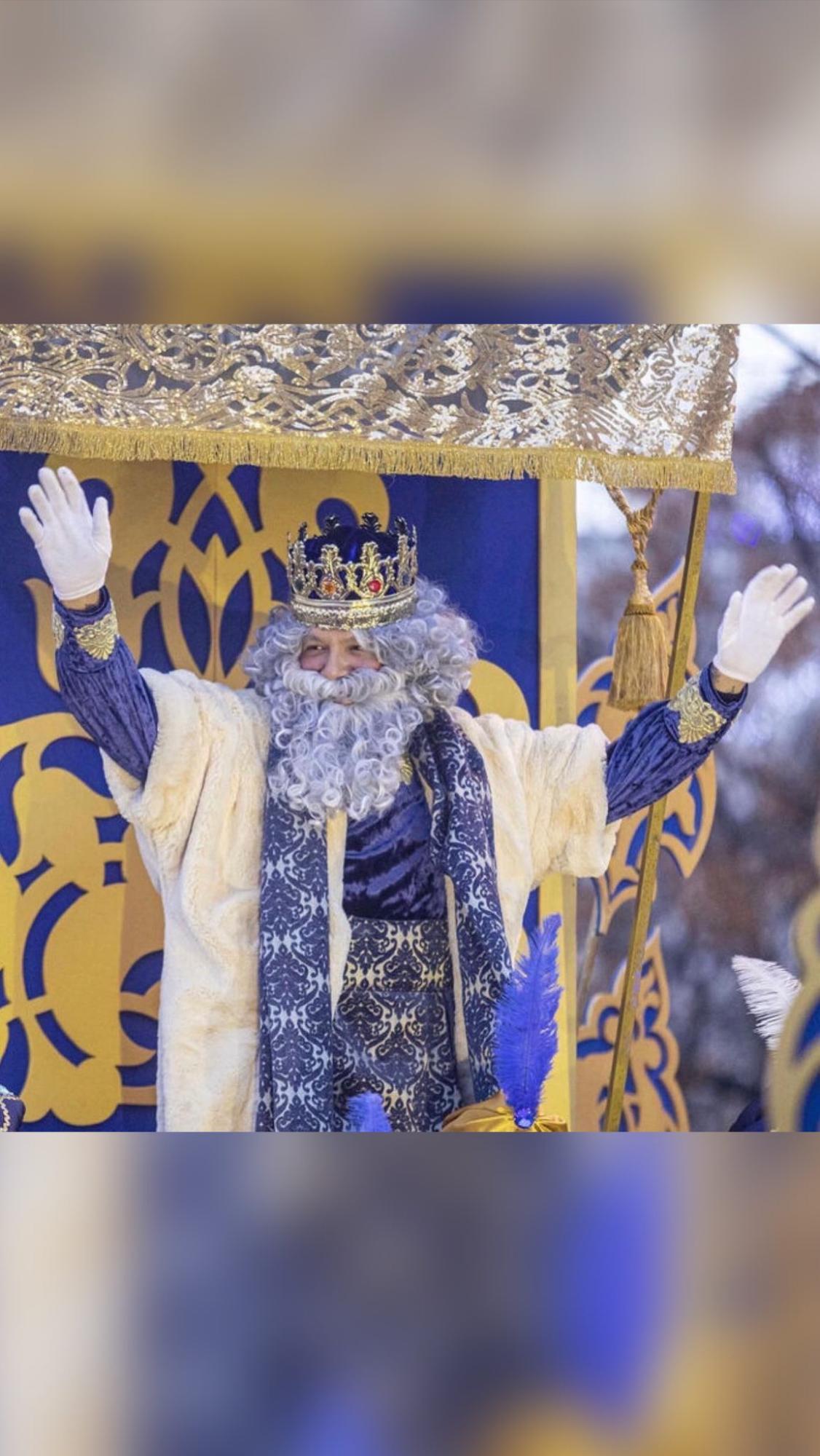 $!Brinda Alejandro Sanz alegría a los niños en el Día de Reyes