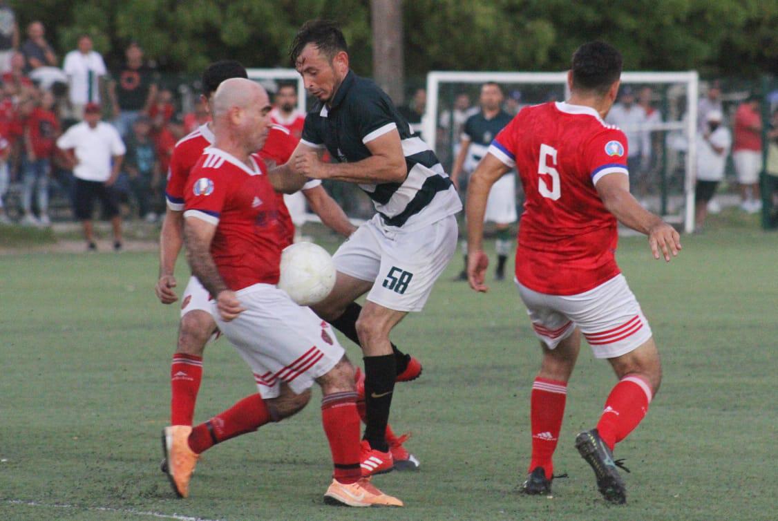 $!Sonido Zeuss-Servigrúas se lleva carro completo en la Liga Superveteranos