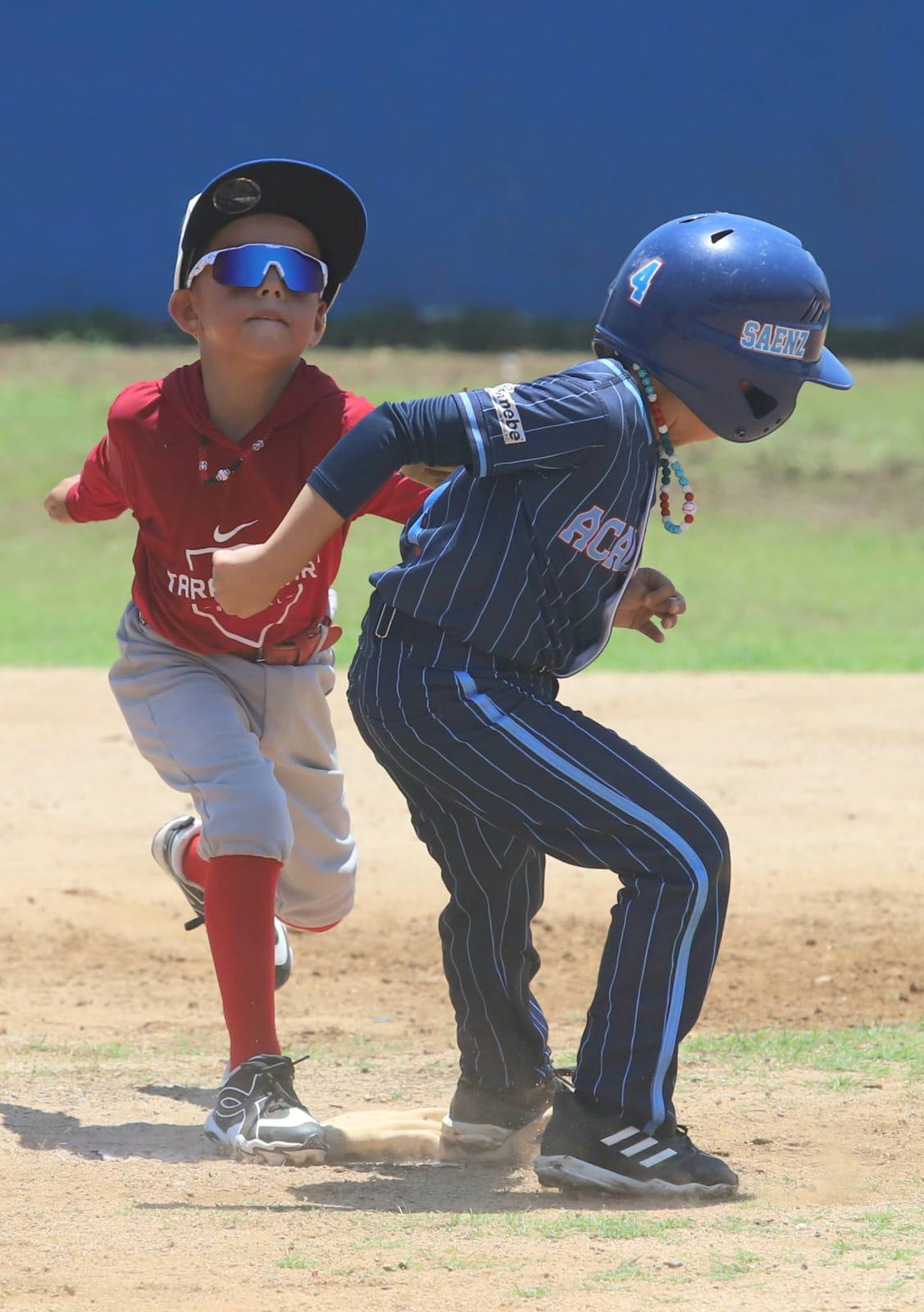 $!Liga Tarahumara sella importante triunfo sobre Hermosillo, en Nacional de Beisbol Escuelita