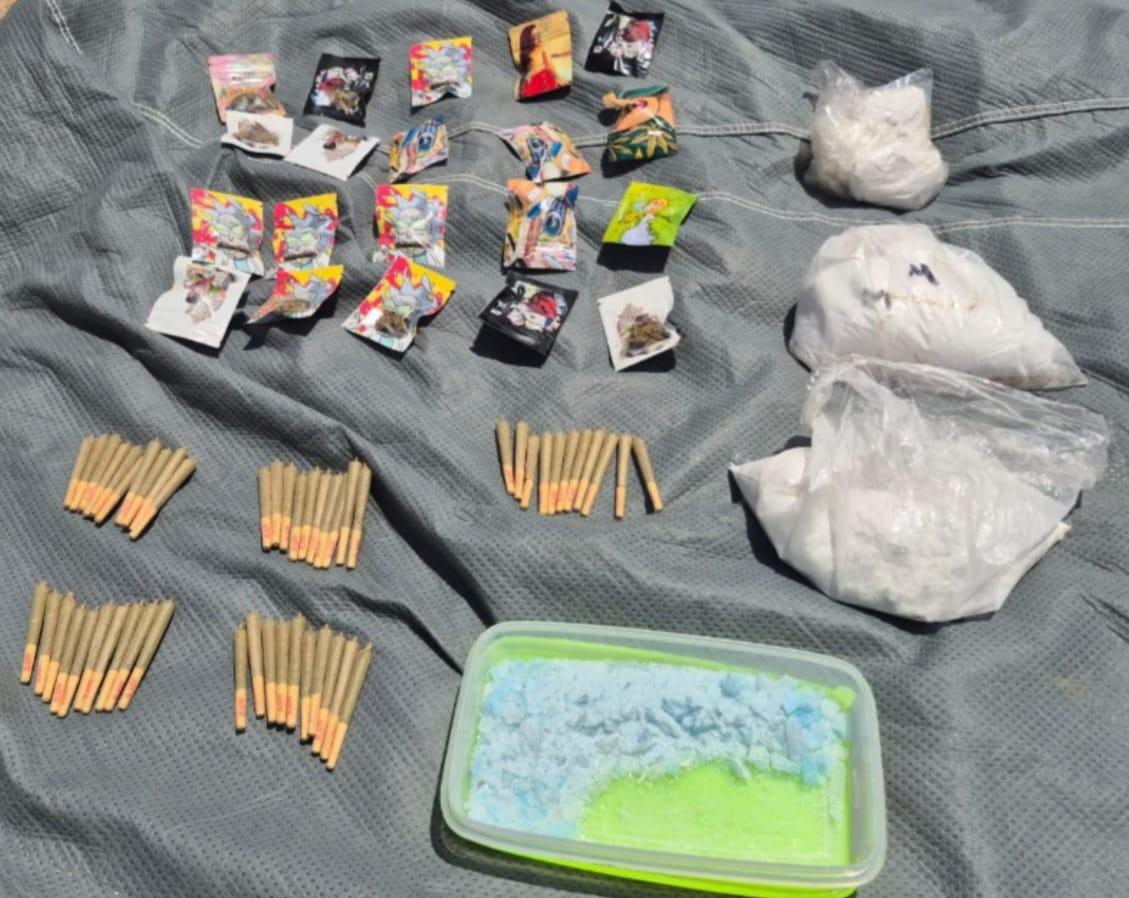 $!Detienen a dos civiles con armas y vehículos robados en Quilá, municipio de Culiacán