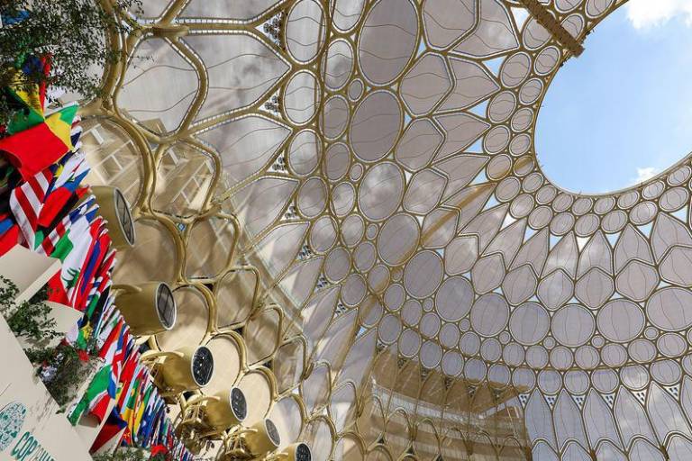 La COP28 se inaugura con un importante logro: ya hay un acuerdo sobre el fondo de pérdidas y daños