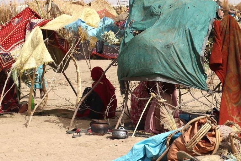 Millones de mujeres y niñas obligadas a huir se enfrentan a un alto riesgo de violencia de género: ONU