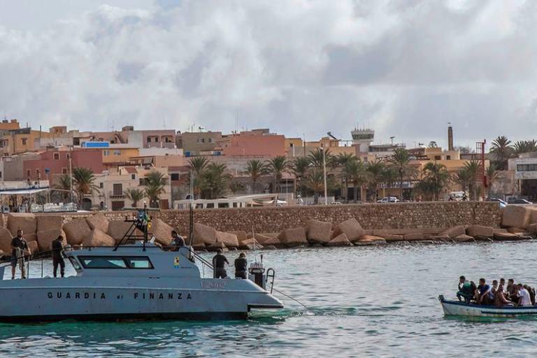 Más de 20 personas desaparecen en el último naufragio en las costas de Lampedusa