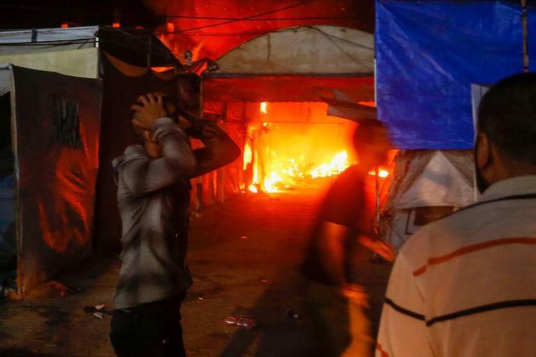 Israel bombardea un hospital de Gaza y deja un centenar de muertos y heridos con quemaduras