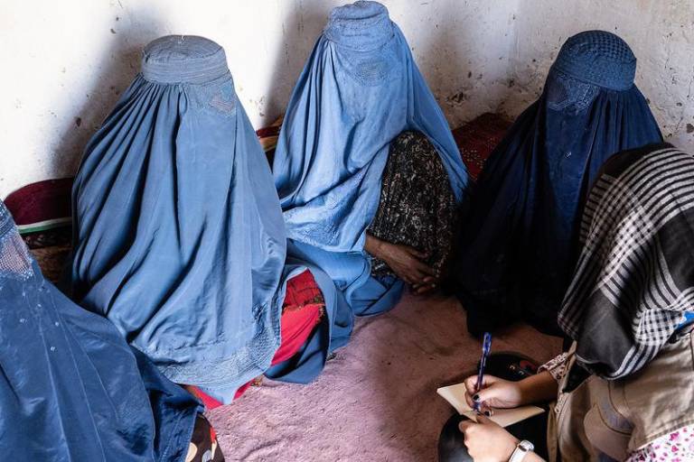 Afganistán: Los talibanes gobiernan con las formas más extremas de misoginia