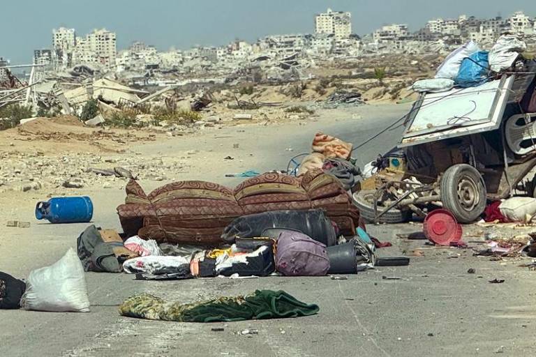 Israel prosigue con sus ataques en Gaza mientras continúan las negociaciones de paz