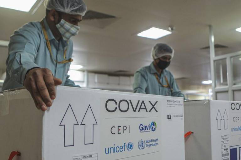 La ‘terrible situación de Brasil’ por Covid-19 ya afecta a países vecinos