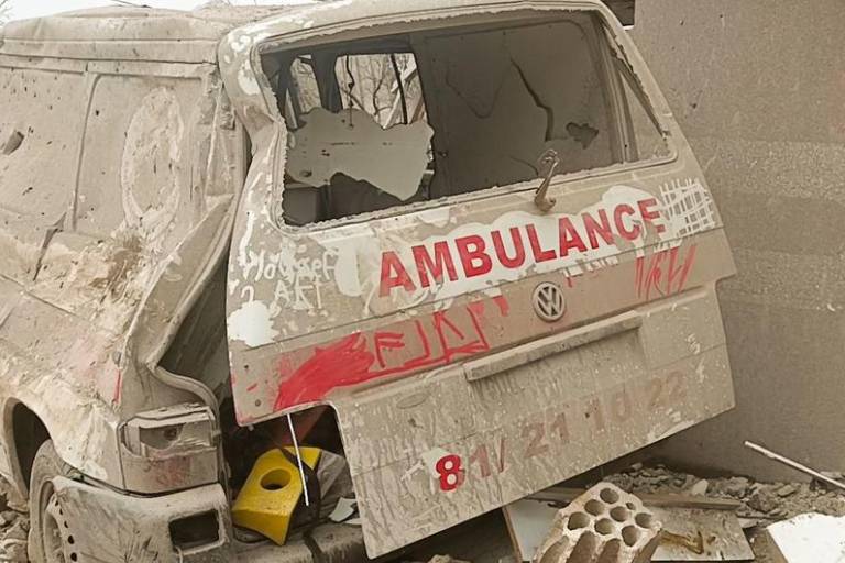 Israel bombardea Líbano y continúa la ofensiva en Gaza