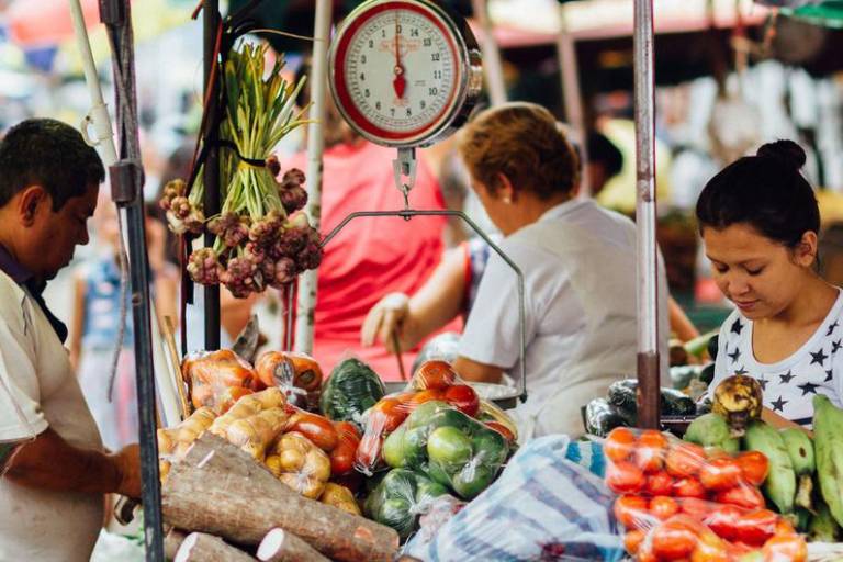 Considera la FAO que los precios de la comida siguieron bajando en junio