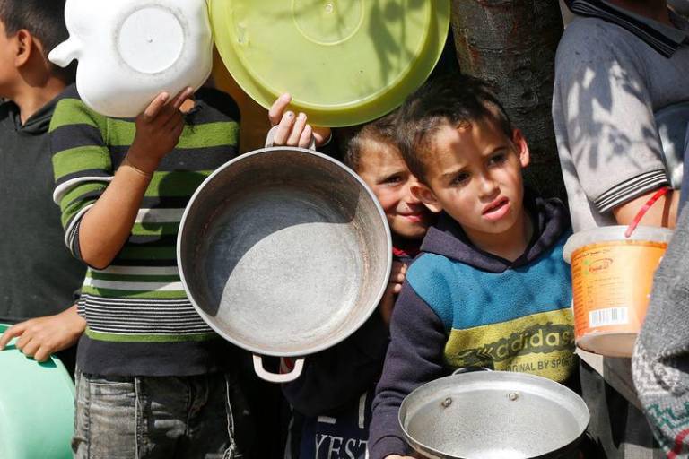 Anuncia Israel que no autorizará los convoyes de alimentos de la UNRWA al norte de Gaza