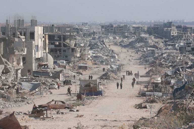 Pese al alto el fuego, Israel bombardea una escuela de UNRWA en Gaza, matando a cuatro personas