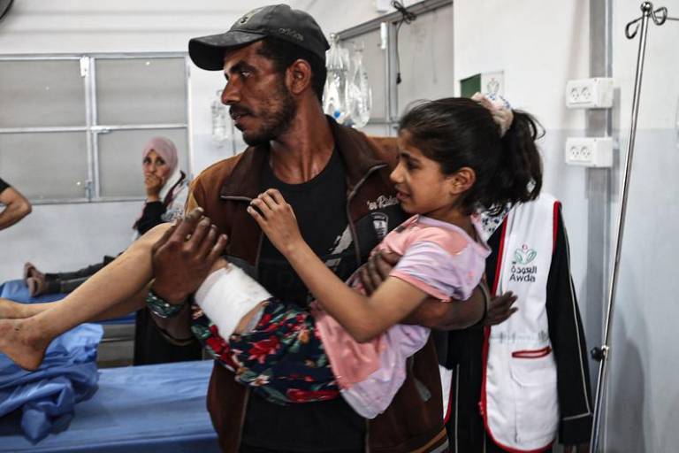 Desnutridos por la falta de comida, ahora los niños de Gaza afrontan morir por la falta de agua