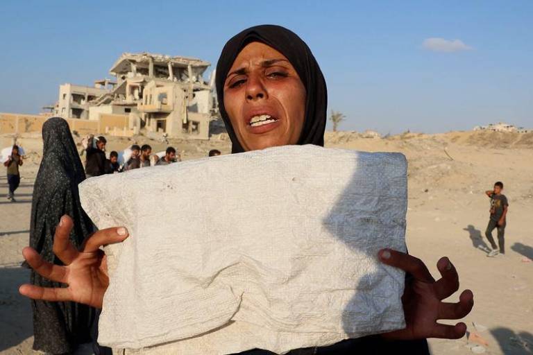 Entre el fuego y el hambre, las mujeres de Gaza se enfrentan a la muerte en busca de alimentos