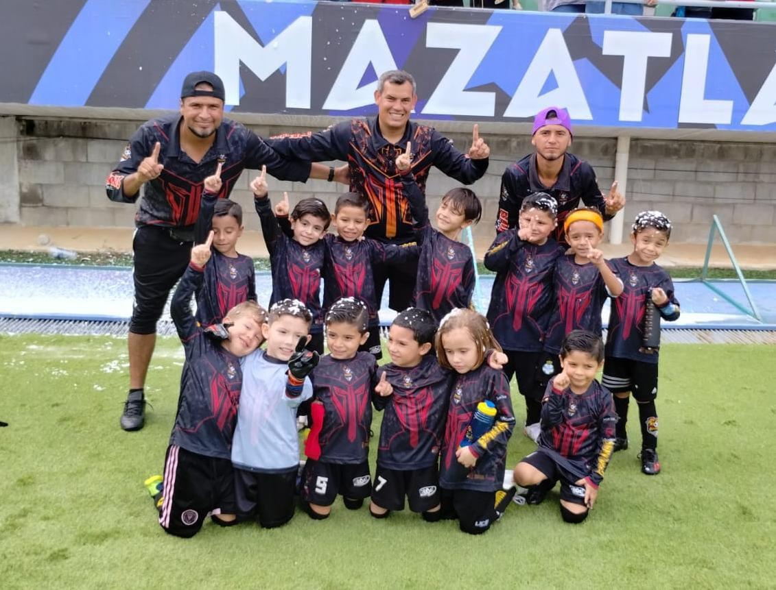 $!Espartanos logran doblete en la Copa Mazatlán de Futbol 7