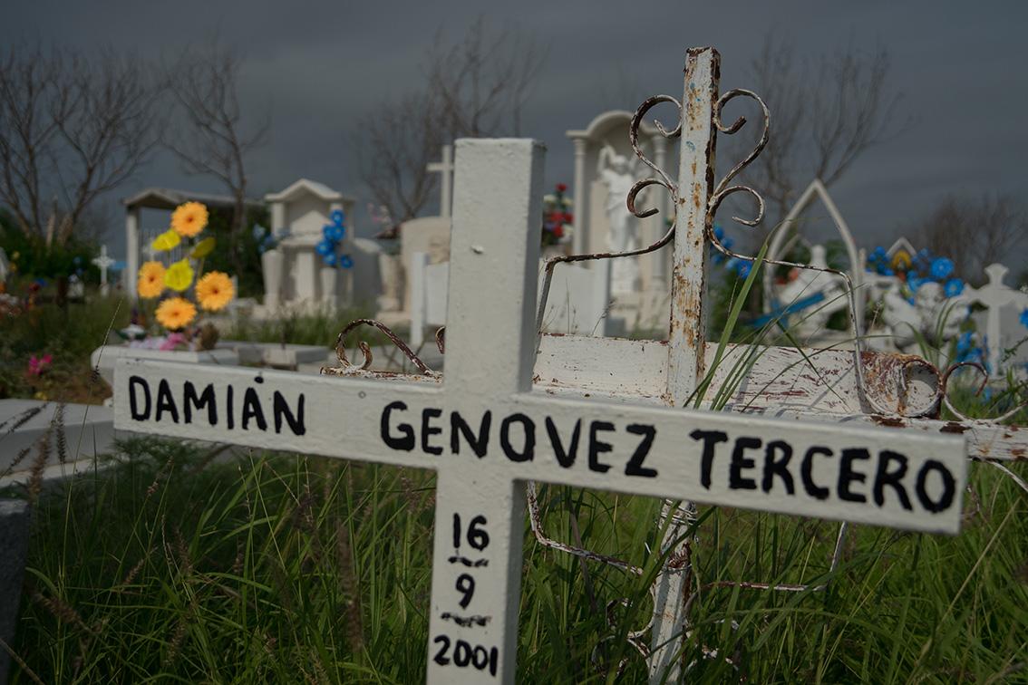 $!Panteón Municipal No. 2 de Nuevo Laredo, Tamaulipas, en donde hasta hace unos días estuvo enterrado el cuerpo del joven Damián Genovez Tercero.