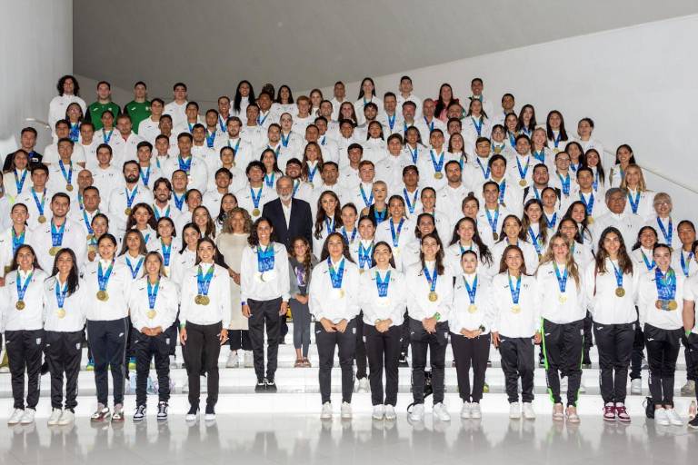 Fundación Telmex Telcel premia a campeones de San Salvador 2023