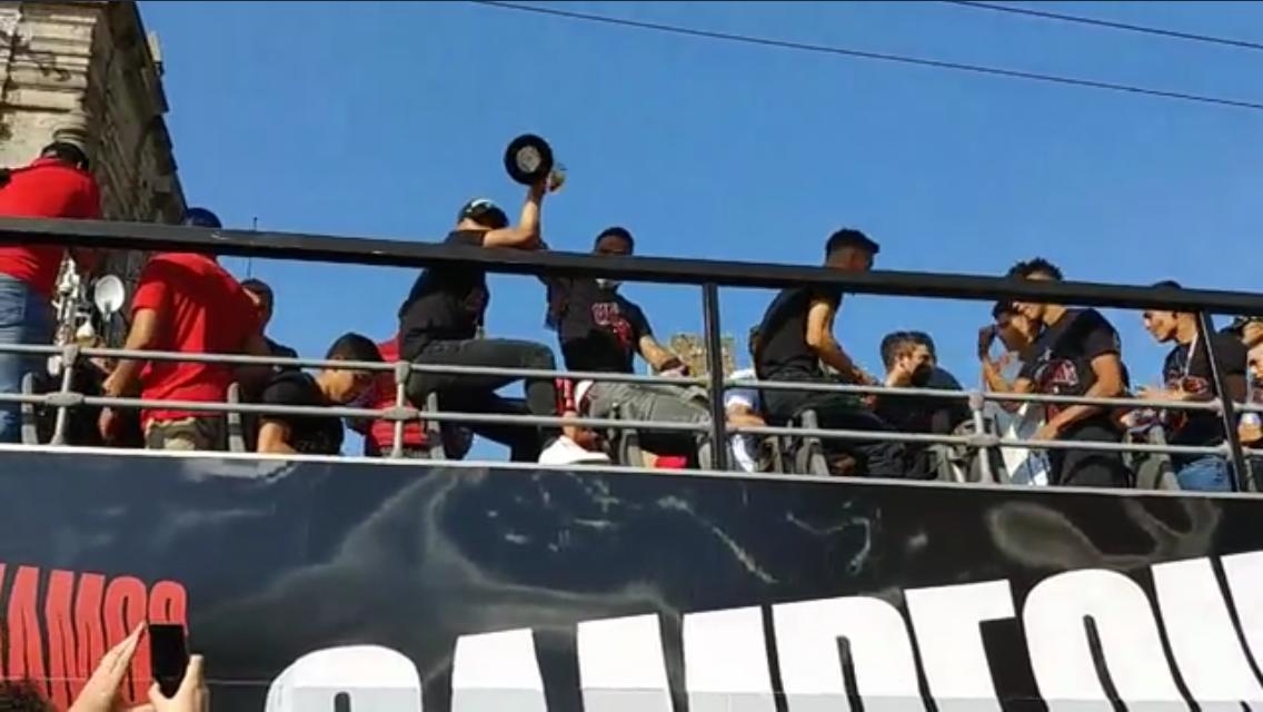$!Guadalajara se tiñe de rojinegro, con desfile del campeón Atlas