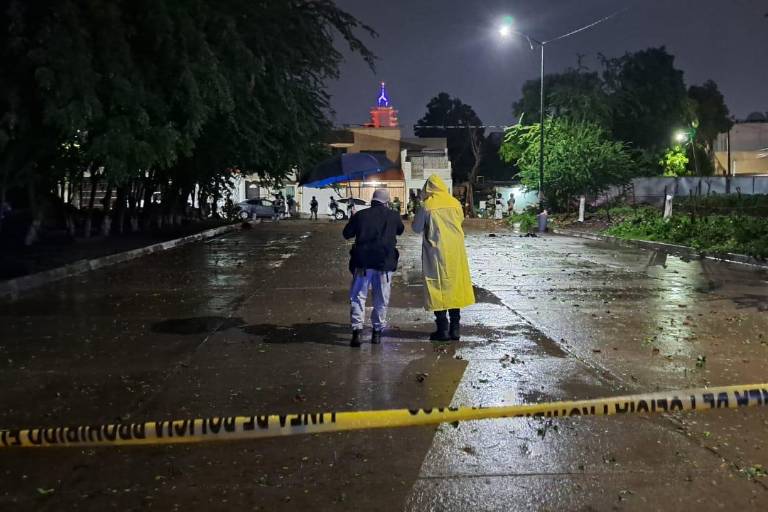 Hallan un hombre asesinado y encintado del rostro en la colonia Tierra Blanca, en Culiacán