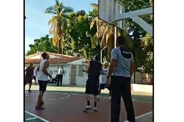 Con intensidad arranca Torneo Navideño de Basquetbol de la colonia Gabriel Leyva