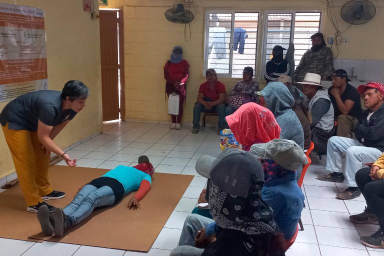 Pro-Familia de Jornaleros impulsa la capacitación en primeros auxilios en los campos agrícolas del valle