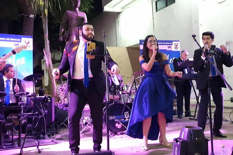 Ofrece Cronos Musical alegre velada a través de la cumbia