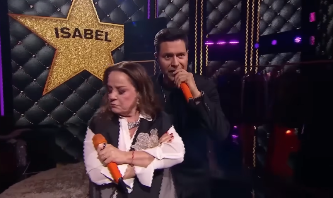 $!Walo Silvas e Isabel Lascuráin interpretan Olvídame y pega la vuelta.