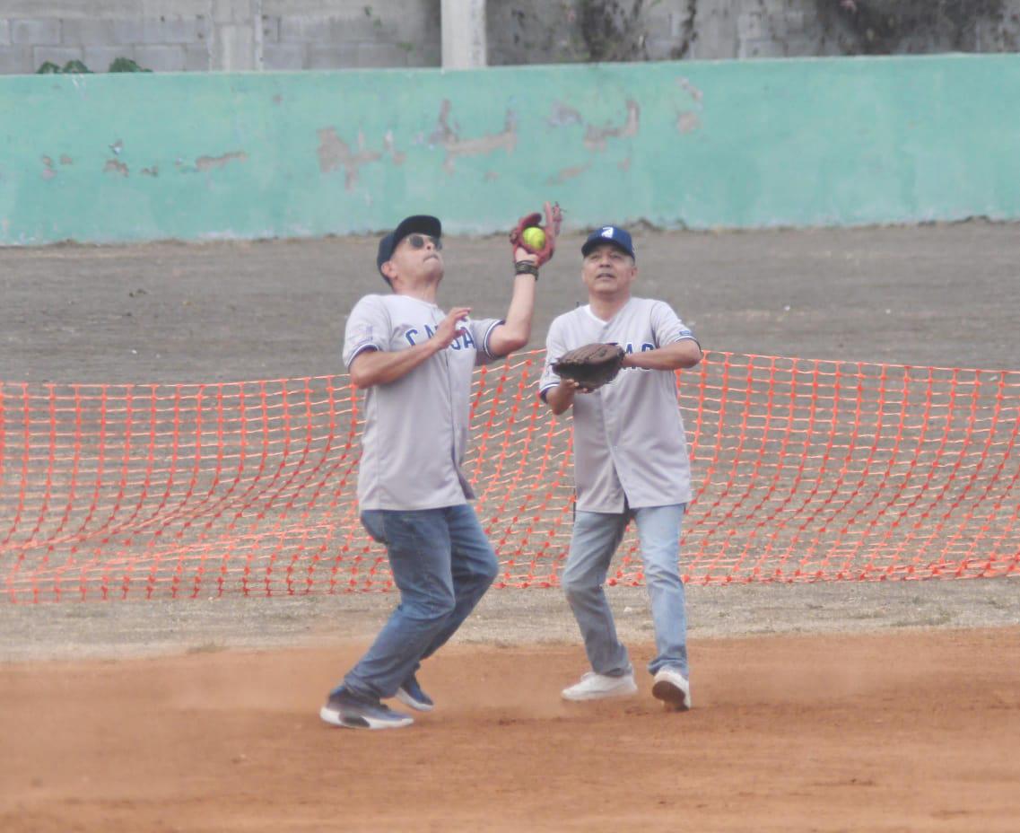 $!Realiza Colegio de Arquitectos del Sur de Sinaloa encuentro de softbol