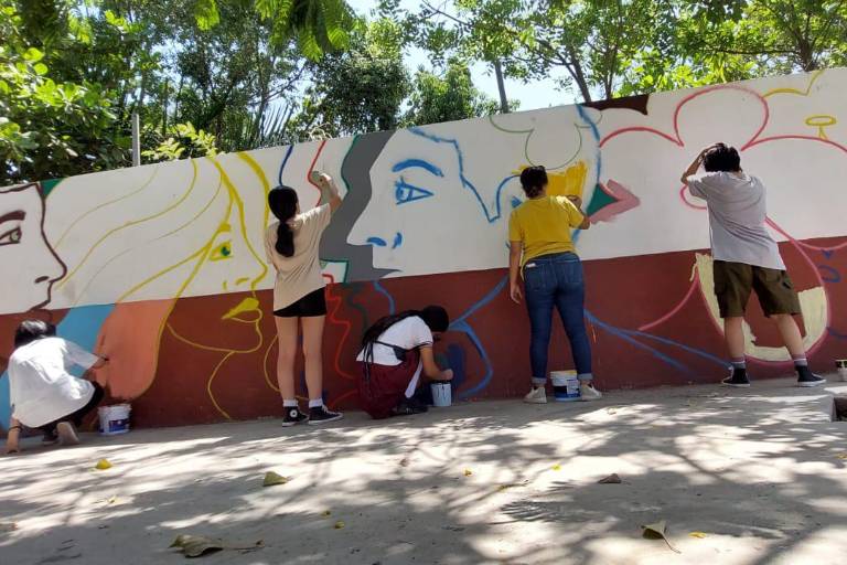 Estudiantes de secundaria en Culiacán dejan su legado en murales