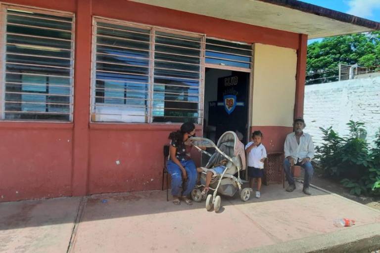 Por desfogue de presa, en Guasave habilitan cinco escuelas como albergues