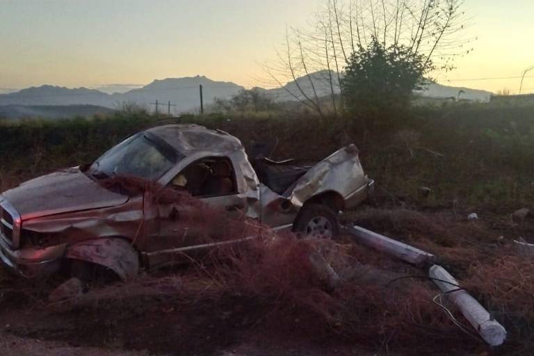 Muere joven vecino de El Pozole al volcarse su camioneta en Escuinapa