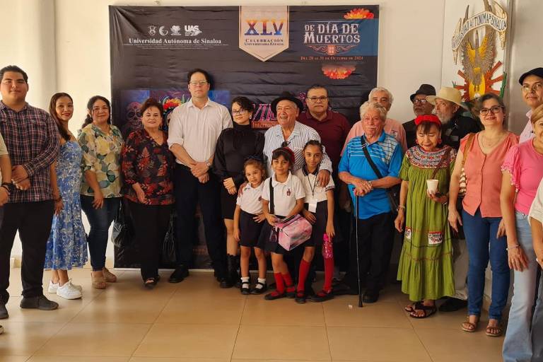 Mantienen viva la tradición del Día de Muertos