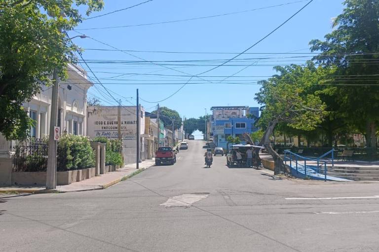 Vecinos de la calle Guillermo Nelson en el Centro cumplen más de 30 horas sin electricidad